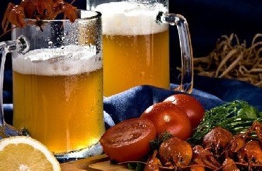啤酒配海鲜易致痛风