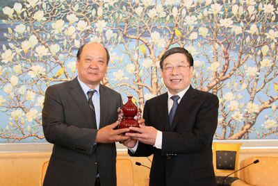 杜德印会见蒙古乌兰巴托市议会主席