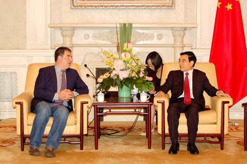 王安顺会见曼彻斯特大学教授康斯坦丁&middot;诺沃肖洛夫[图]