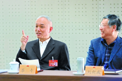 蔡奇参加市十四届人大五次会议西城团分组审议