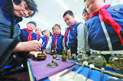 北京：开学第一课学习传统文化
