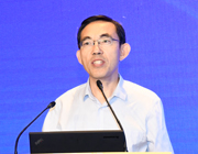 王德道发表演讲