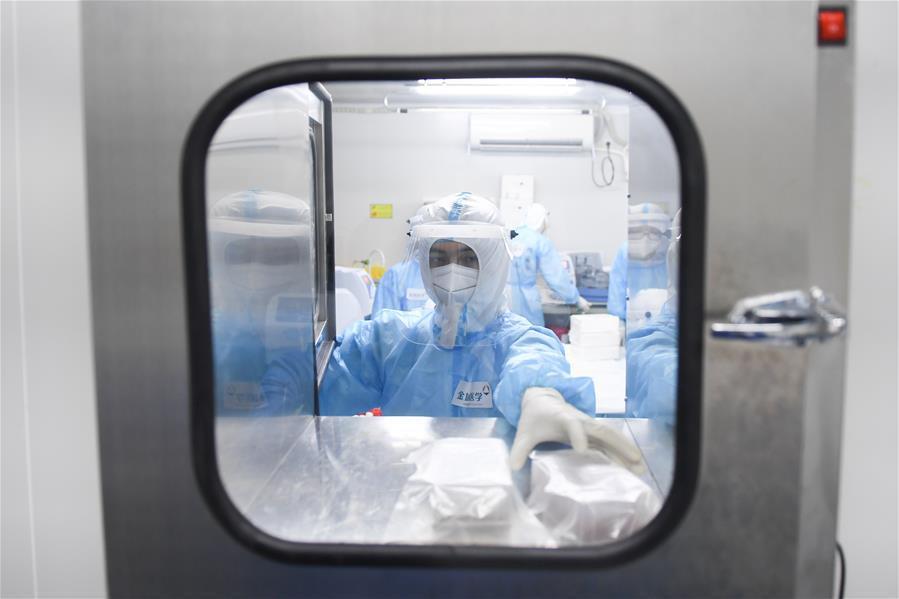 深夜里的战&ldquo;疫&rdquo;身影