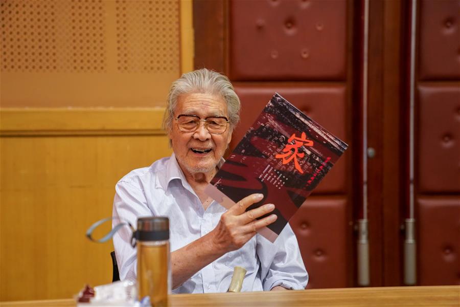 93岁表演艺术家蓝天野出演北京人艺话剧《家》