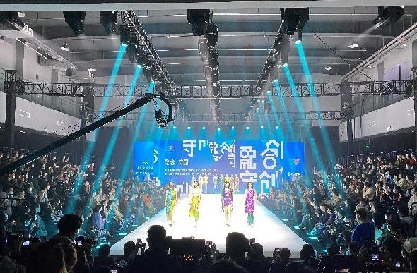 第十六届“科学·艺术·时尚”节在北京服装学院开幕