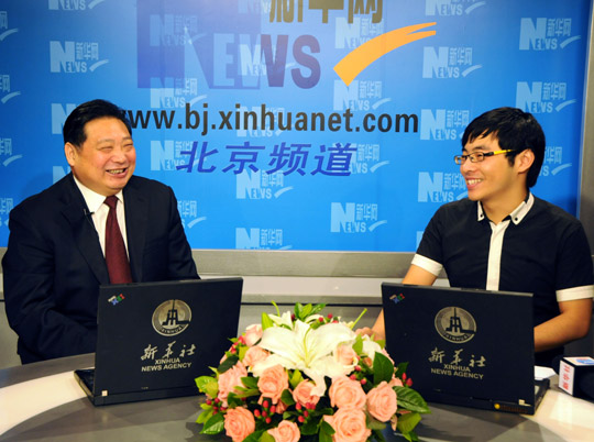 李宇明书记接受新华网专访