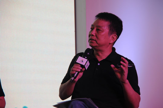 著名导演、监制黄建新