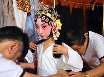 ��װ��ʦ��λСС�Ǵ�Ϸ��